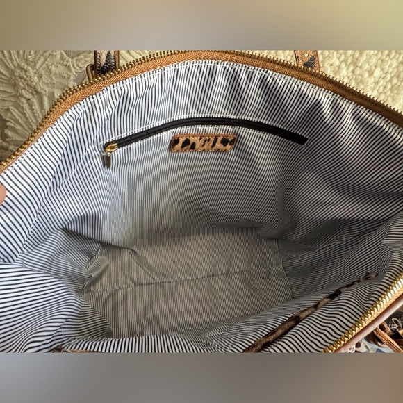 NWOT Leopard Print Tote Bag Set - Picture 5 of 9